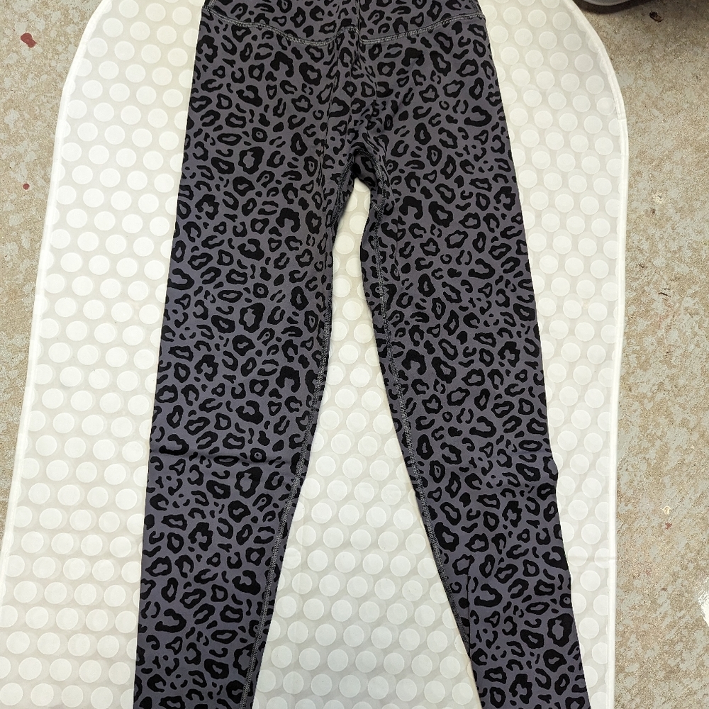 High waisted Kamo fitness leggings, leopard, size S